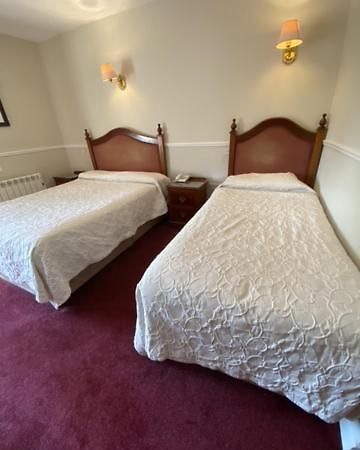 Monaghans Harbour Hotel Naas Buitenkant foto